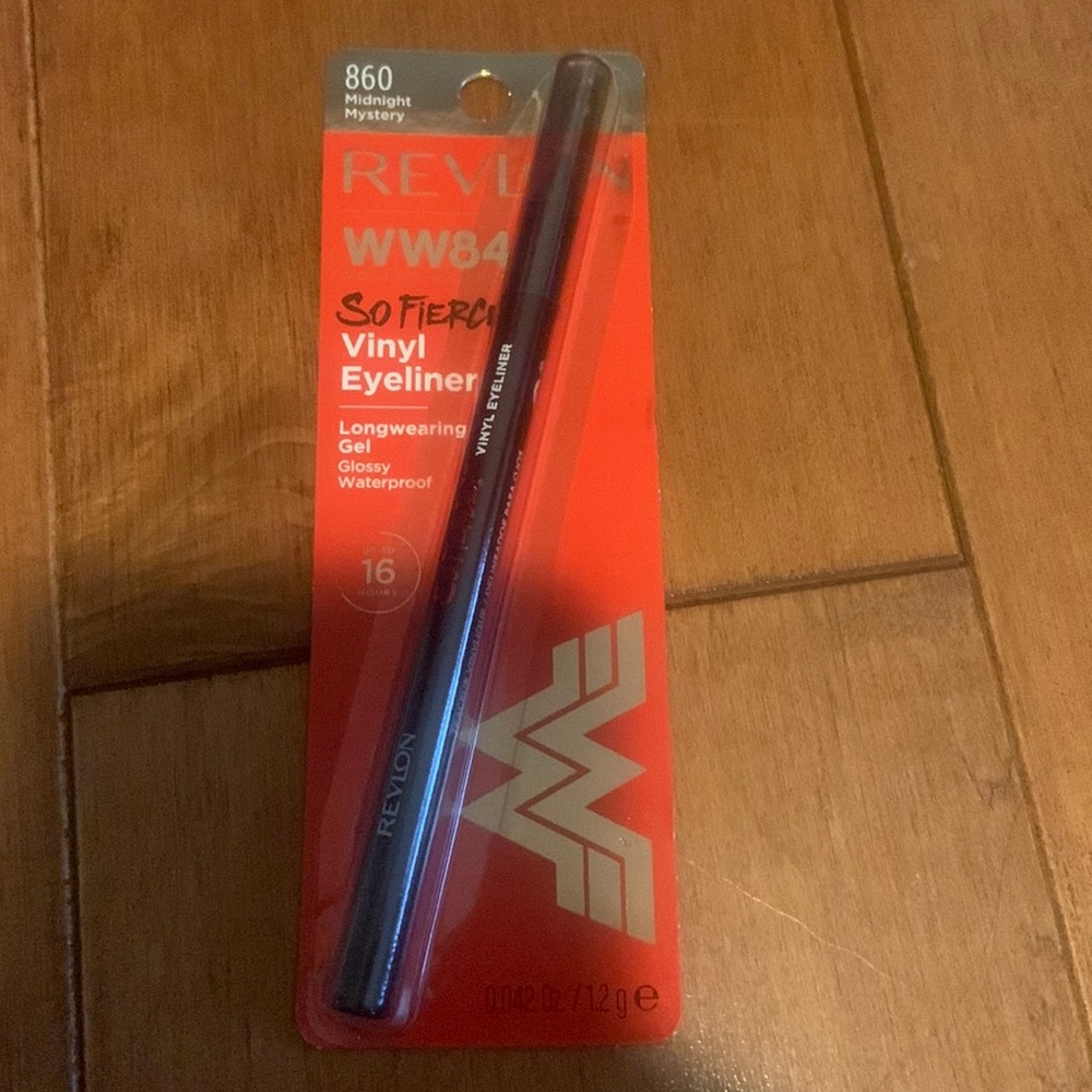 NWT Revlon Wonder Woman Vinyl Eyeliner Gel Waterproof 860 Midnight Mystery